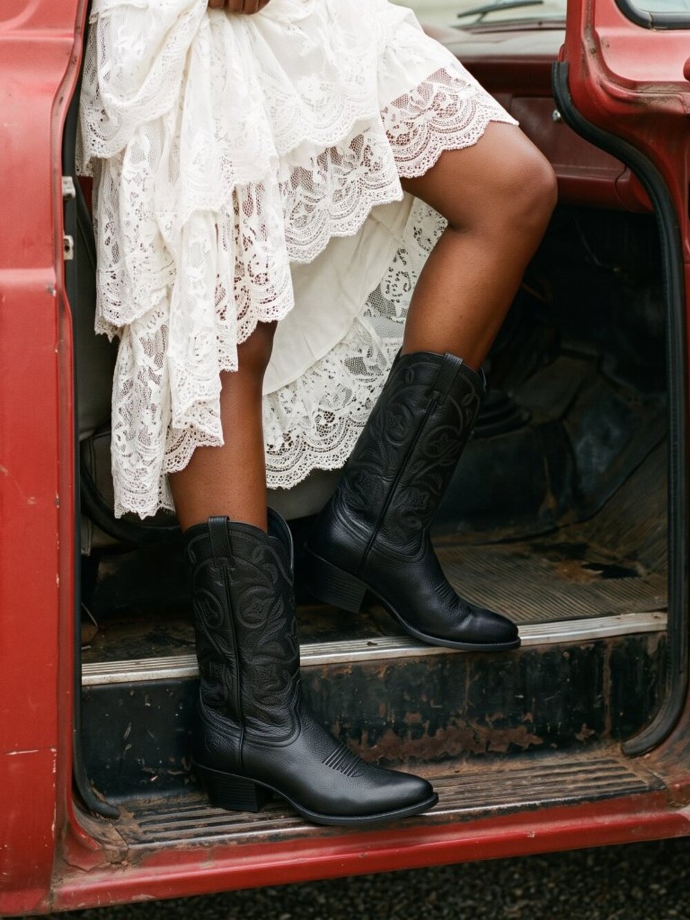 Ariat Heritage Western R Toe Black Leather Cowboy Boots Women's Style Size 8.5